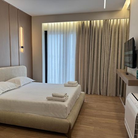 Square Inn Garden Aparthotel Tirana Esterno foto